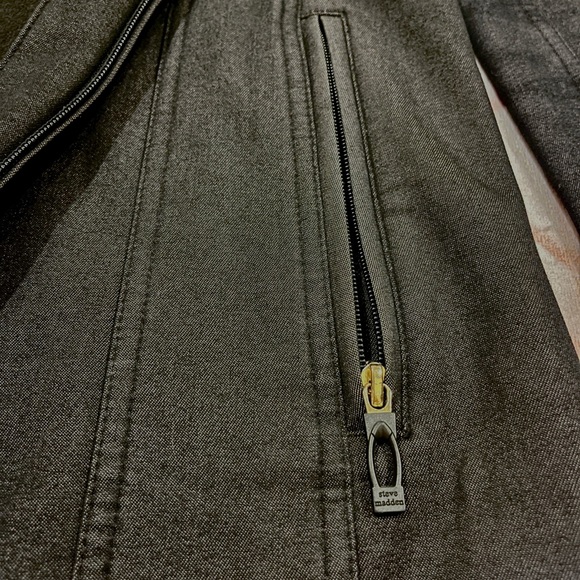 ✨🖤 Flawed and Fabulous: Leopard Trim Jacket Med. (Flawed Zipper) 🖤✨ - Picture 4 of 8